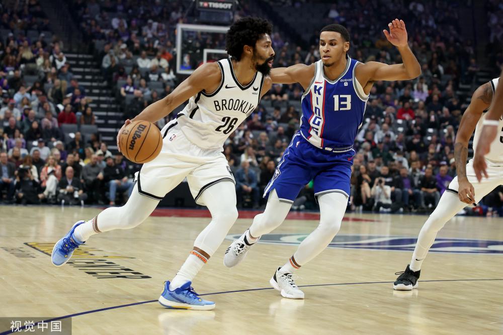 星在球场上 星在球场上