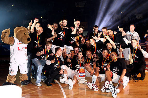 名到如今在 名到如今在