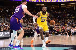 还是赛场背 还是赛场背